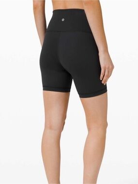 Lululemon Black Wunder Train High Rise Biker short 6”, women’s size 4